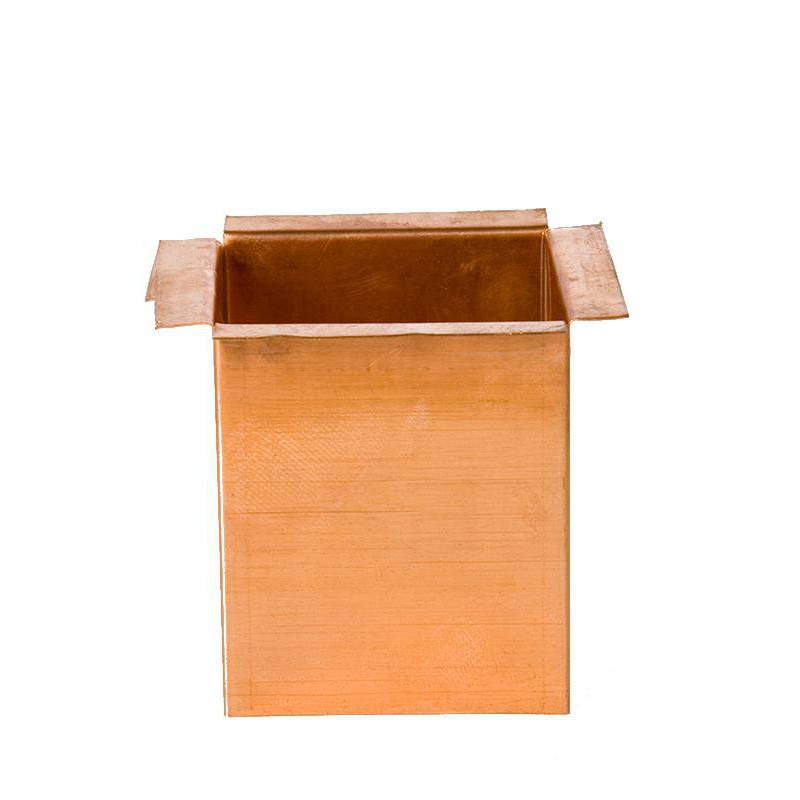 Saída simple para união de tubos de descida quadrado a caleiras quadradas em cobre Saída simple para união de tubos de descida quadrado a caleiras quadradas em cobre